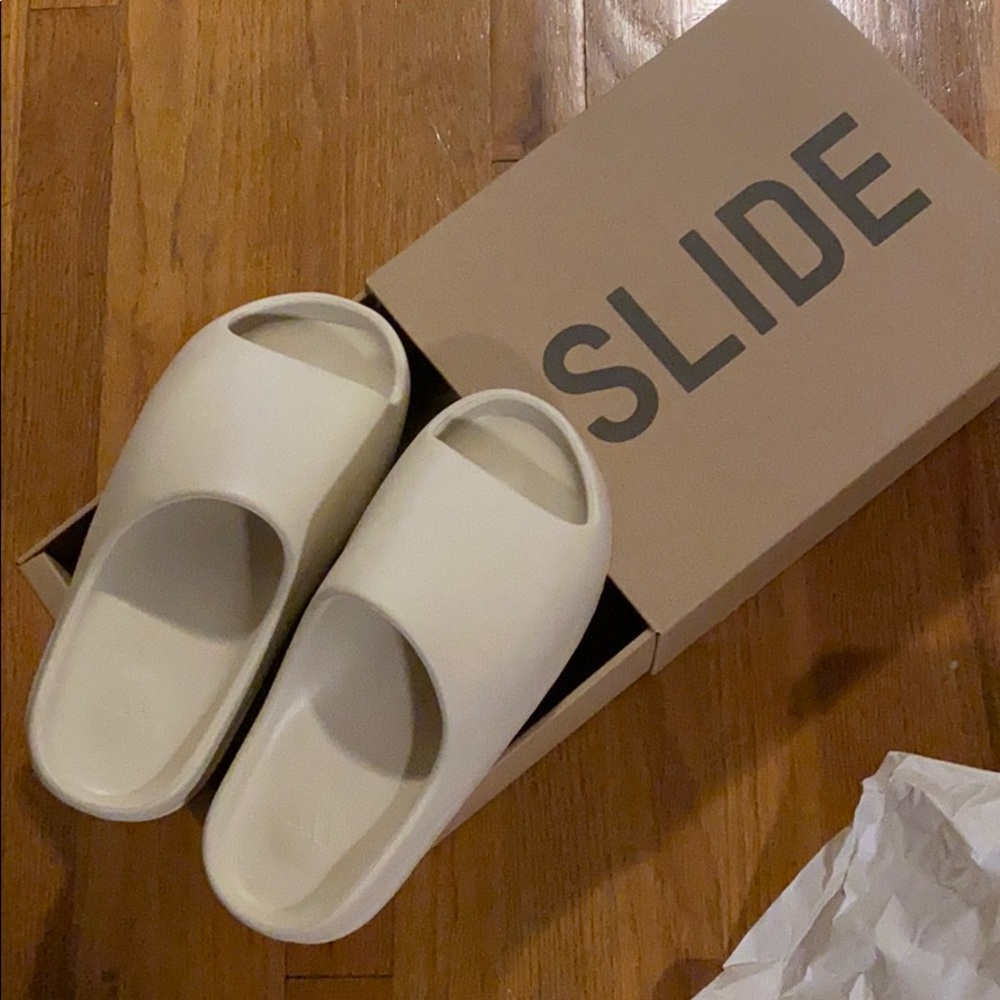 Yeezy Slides Bone